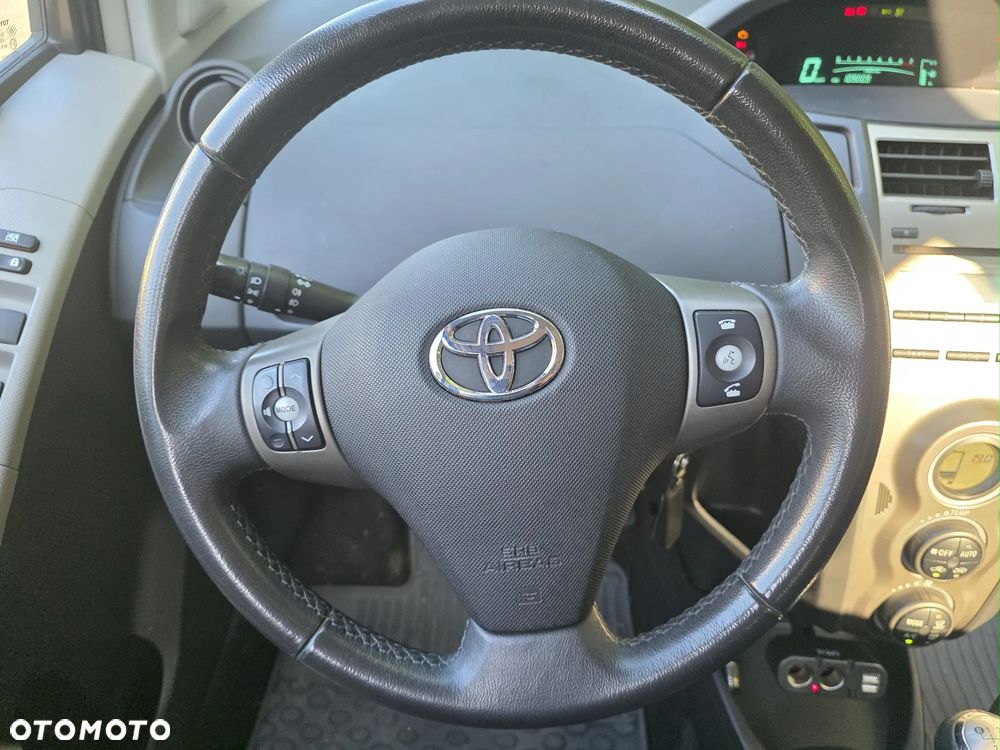 Toyota Yaris 1.33 Luna - 8