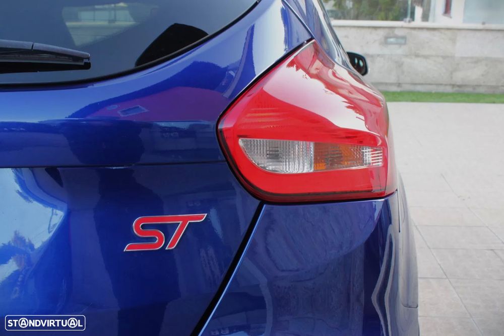 Ford Focus 2.0 EcoBoost ST - 7