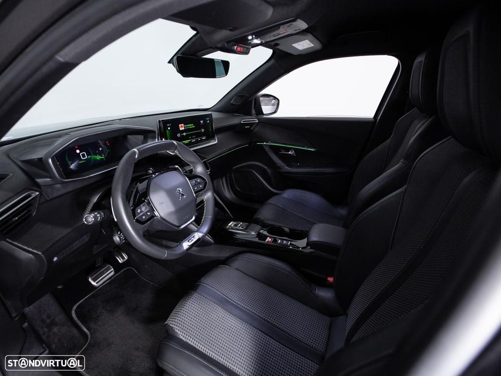 Peugeot 2008 1.2 PureTech GT EAT8 - 8