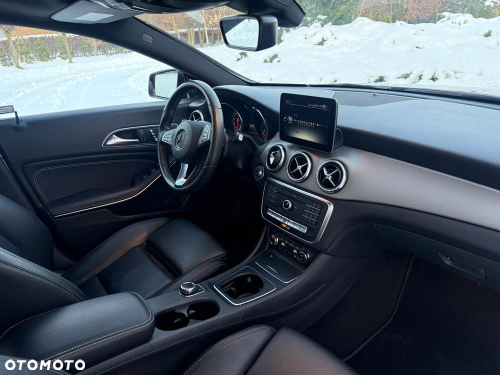 Mercedes-Benz CLA 250 4Matic 7G-DCT - 8