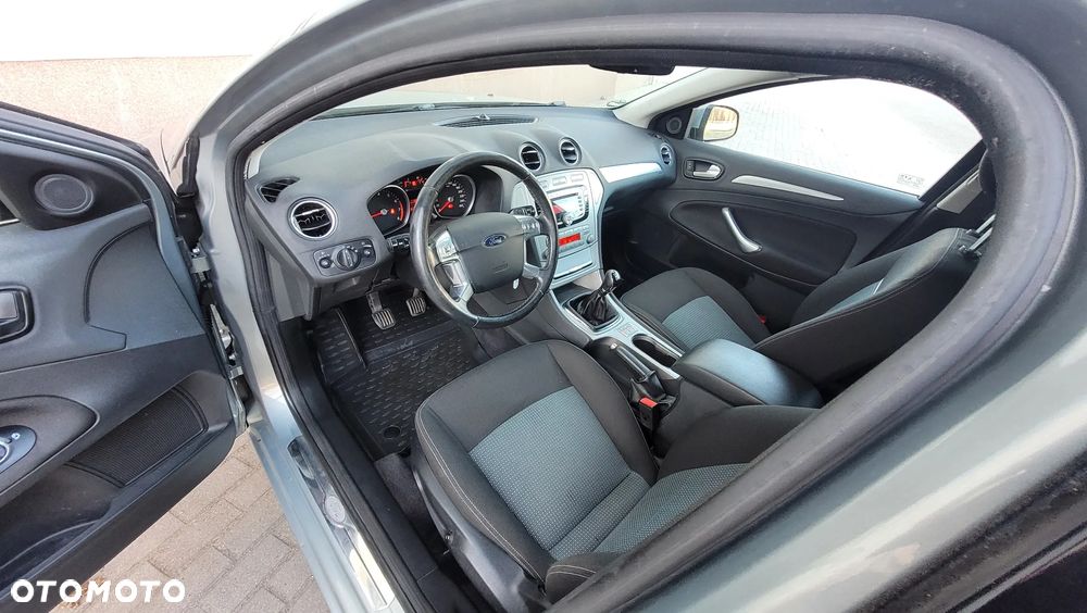 Ford Mondeo 2.0 Platinium X - 18