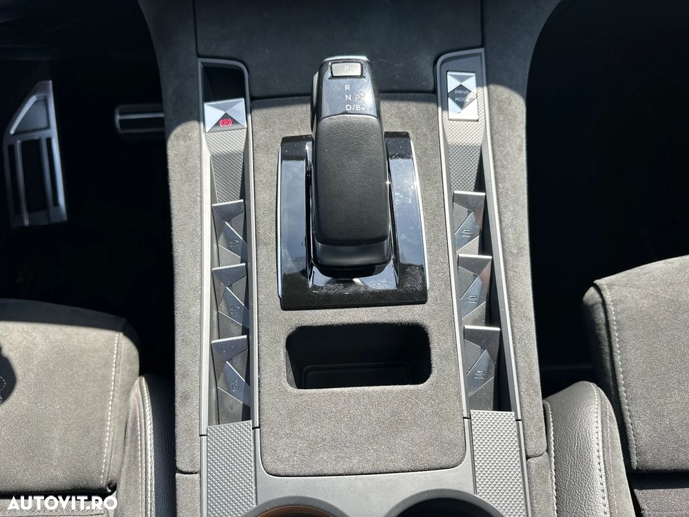 DS Automobiles DS 7 Crossback 1.6 PHeV AWD 300 EAT8 PERFORMANCE LINE + - 18