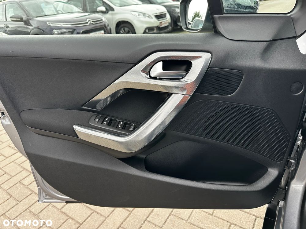 Peugeot 2008 - 18
