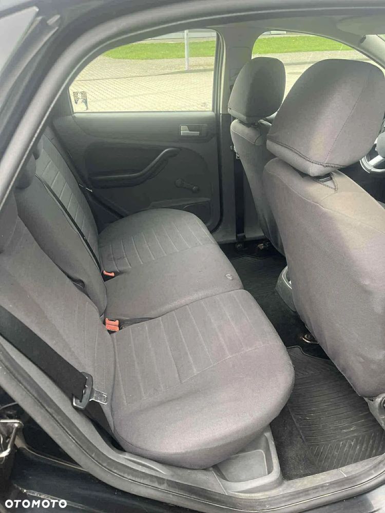 Ford Focus - 8