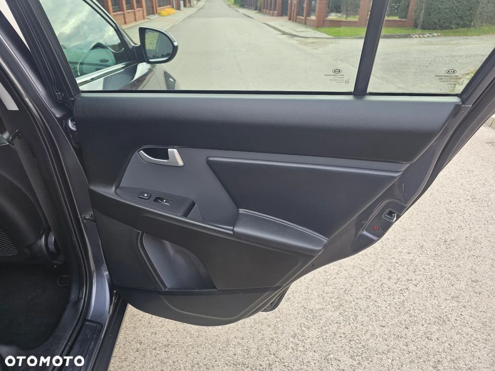 Kia Sportage 2.0 CRDI XL 2WD - 25