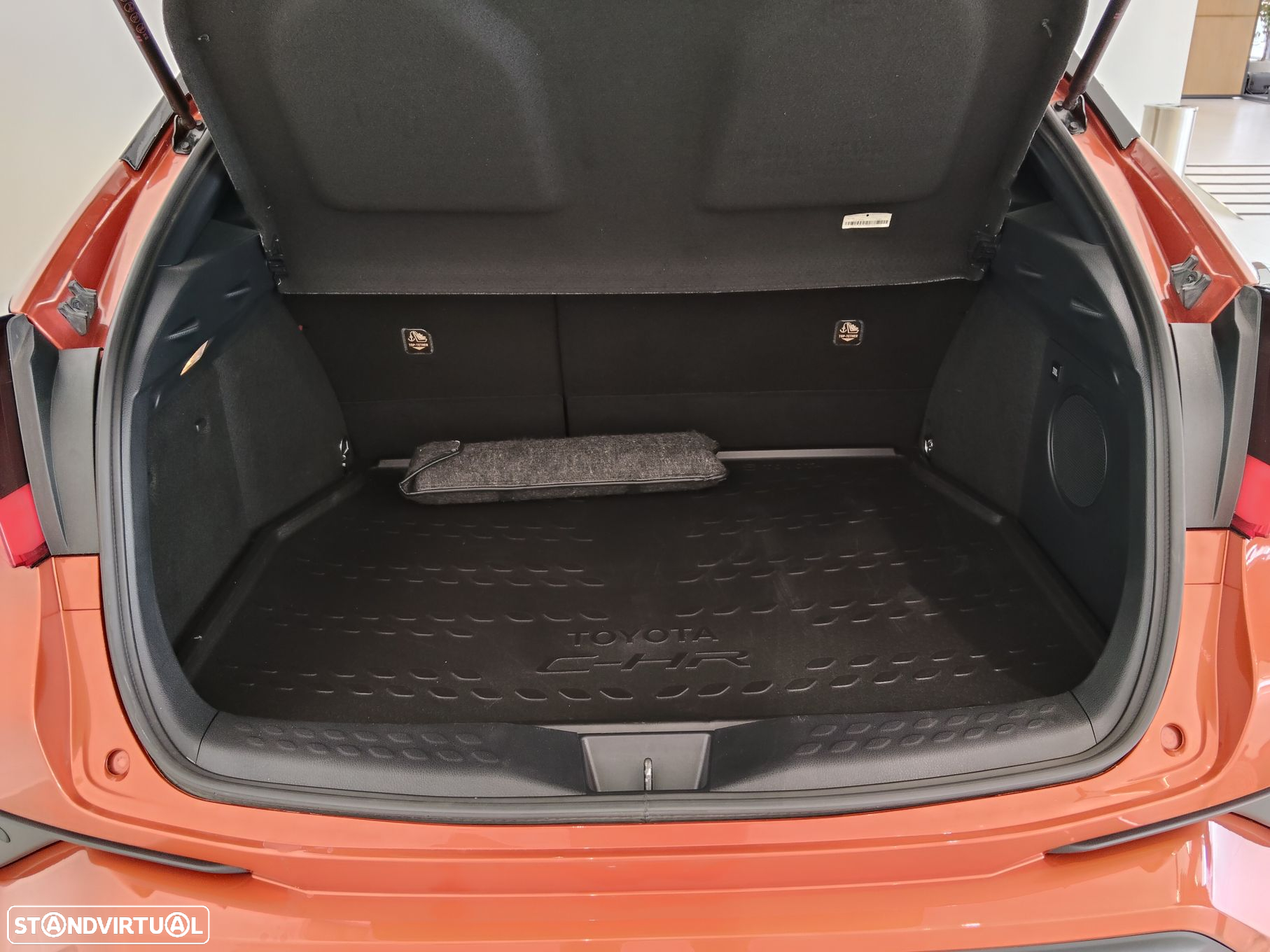 Toyota C-HR 2.0 Hybrid Premier Edition - 10