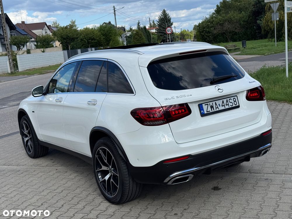 Mercedes-Benz GLC 300 de 4Matic 9G-TRONIC AMG Line Plus - 19