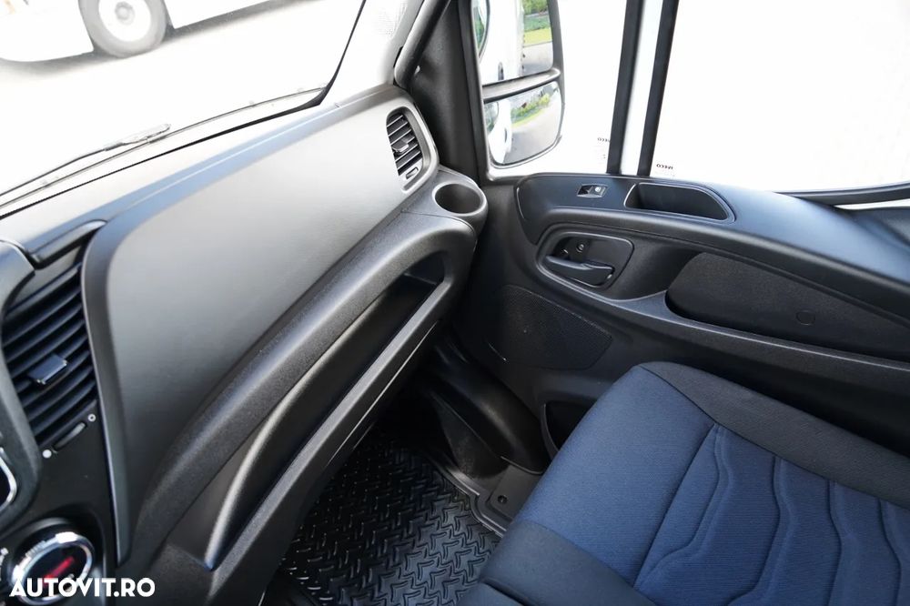 Iveco DAILY 35-180 / CONTAINER - CORTINĂ / AUTOMAT / DHOLLANDIA LIFT / GVWR: 3500 KG / 2021 - - 29
