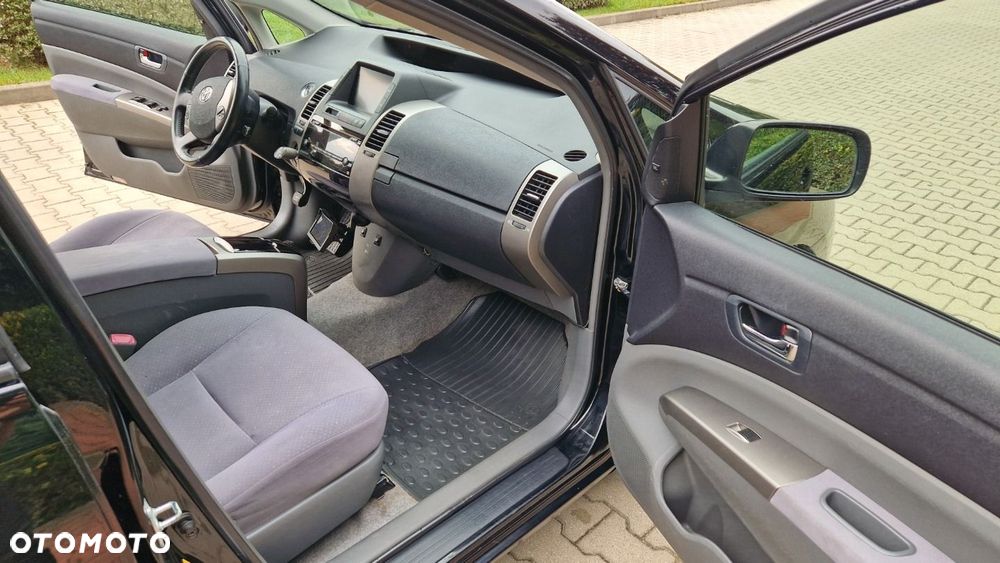 Toyota Prius - 17
