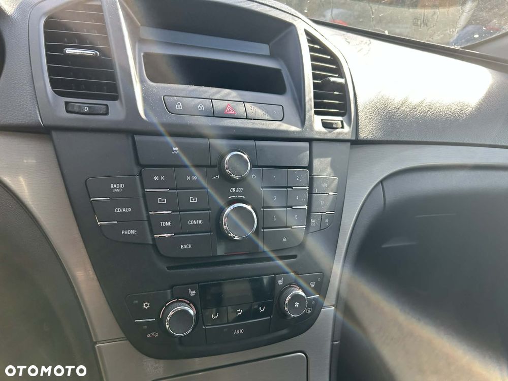 Opel Insignia 1.8 - 9