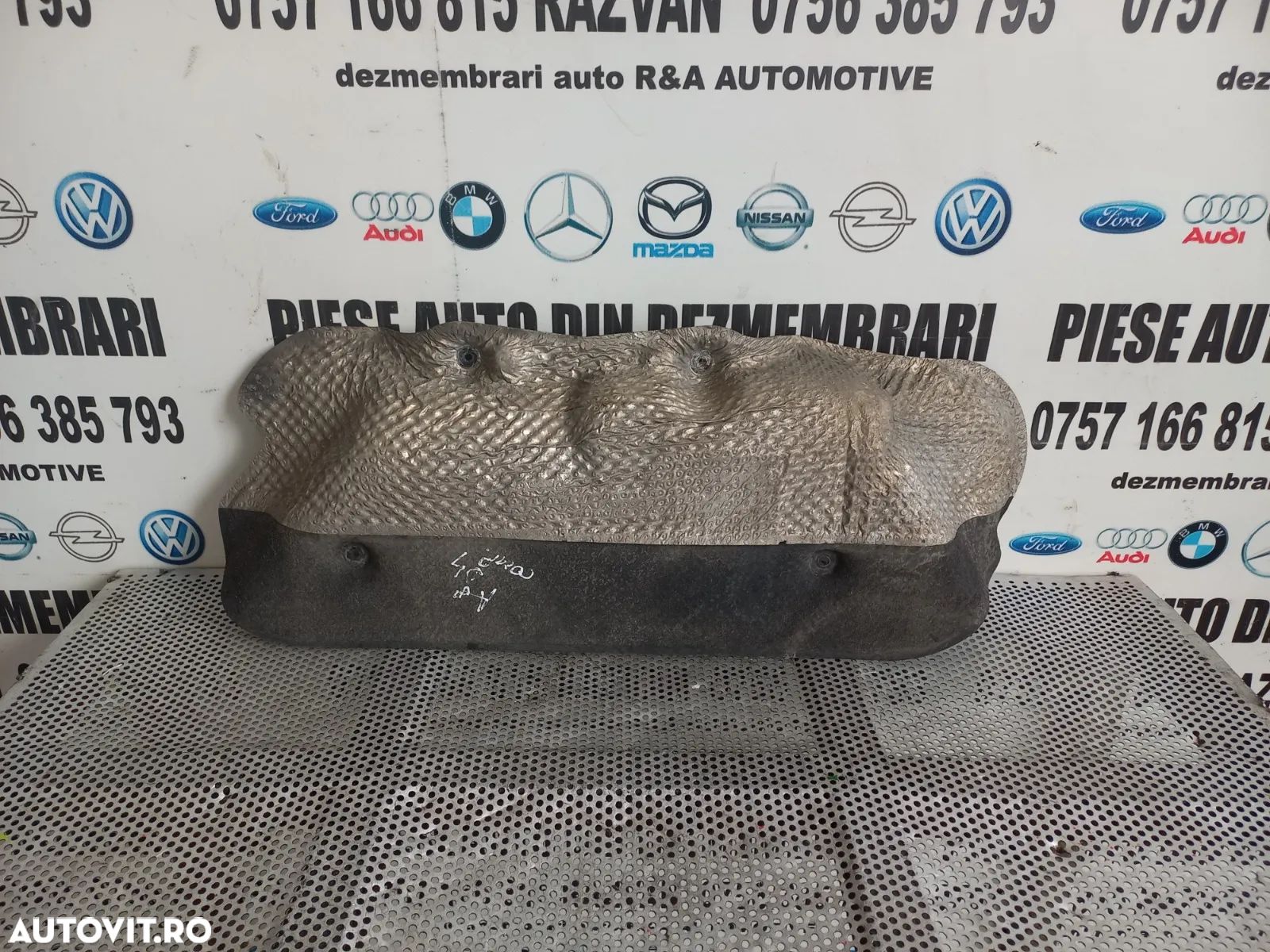 Scut Termic Audi A8 4H D4 An 2010-2011-2012-2013-2014-2015-2016-2017 Cod 4HA Dezmembrez Audi A8 4H - 1
