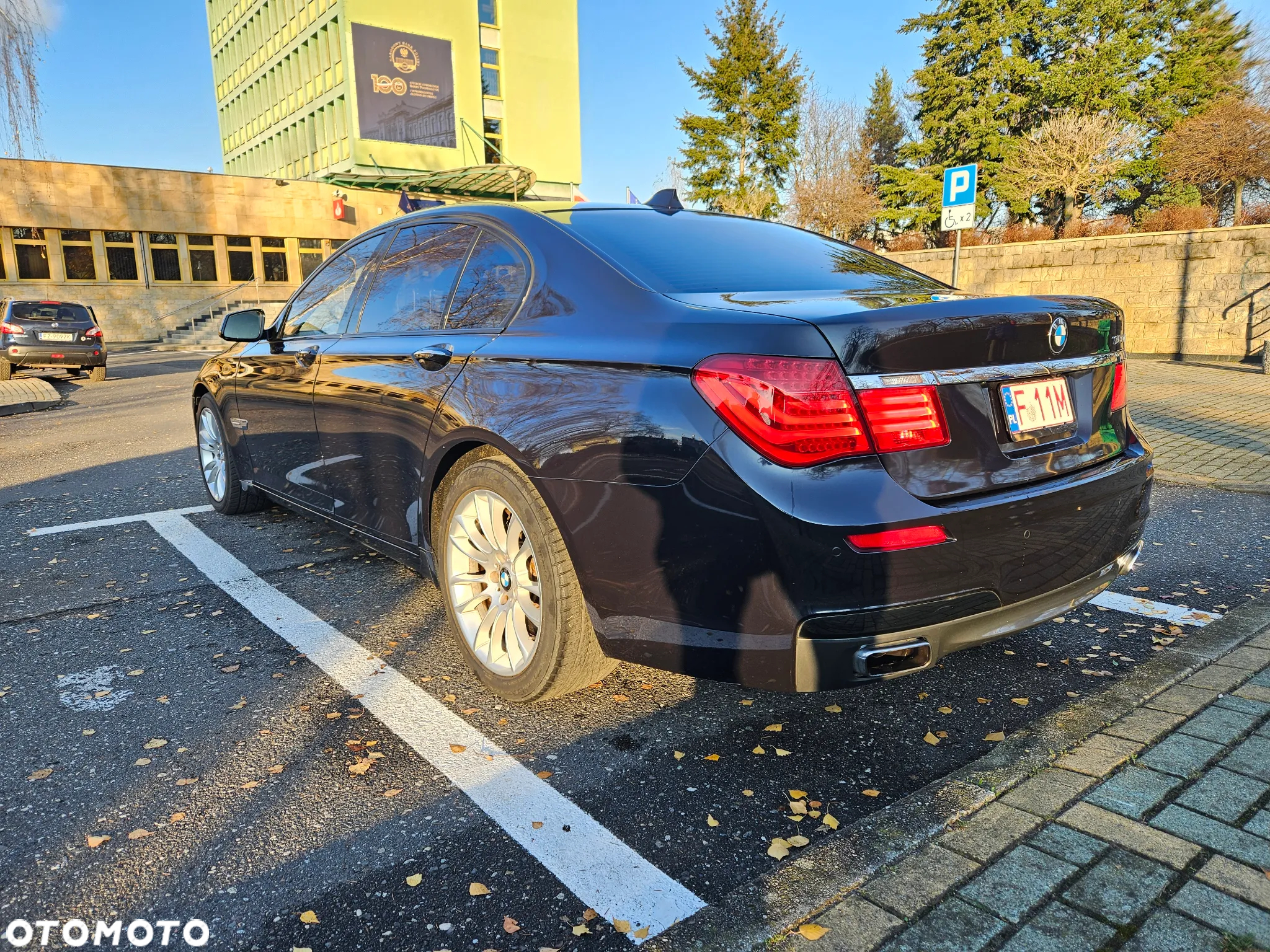 BMW Seria 7 750i - 6