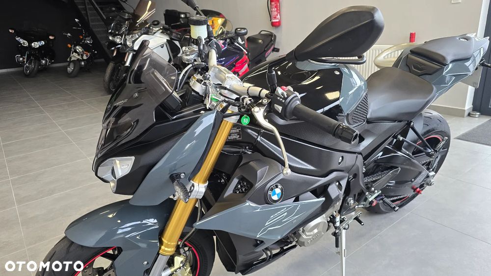 BMW S - 3