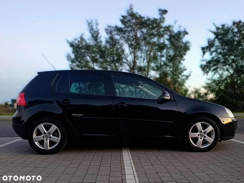 Volkswagen Golf 1.9 TDI DPF United BlueMotion - 5