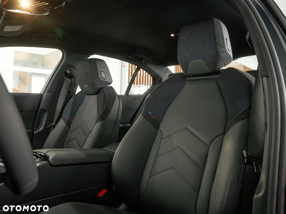 BMW Seria 5 520d xDrive - 12