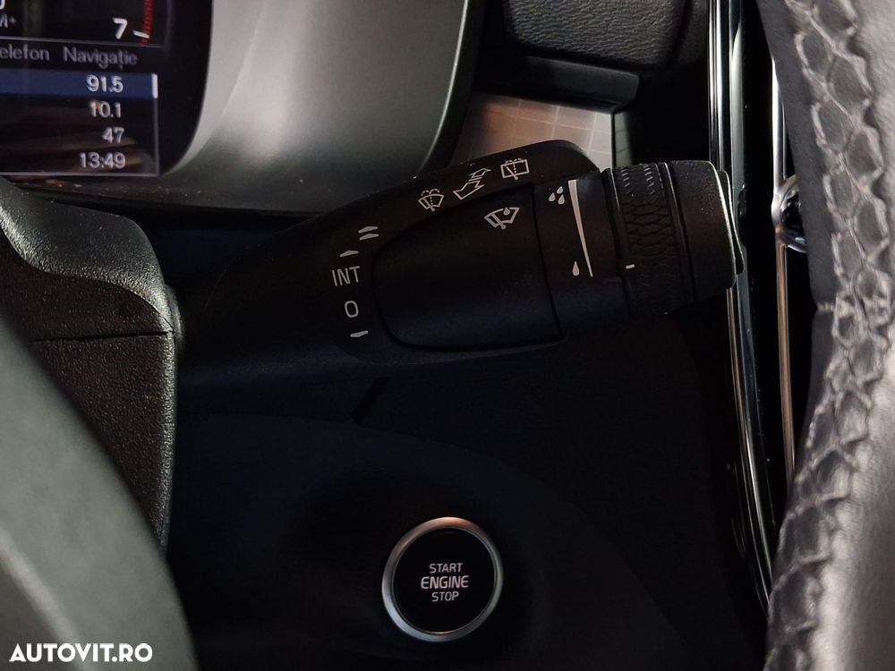 Volvo XC 40 - 18