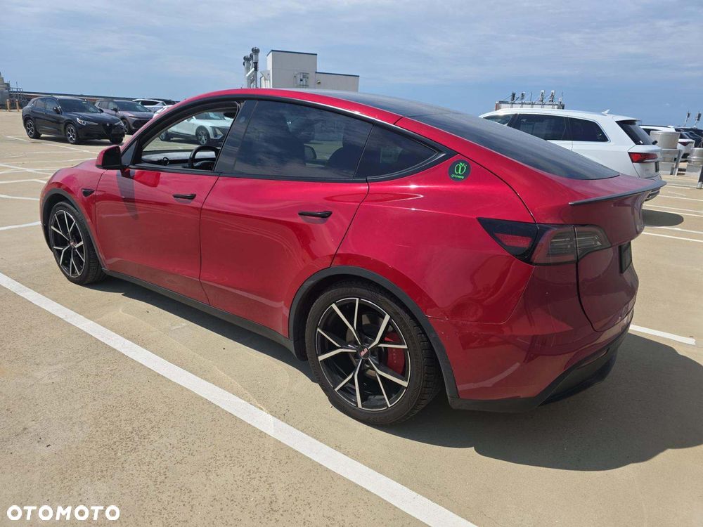 Tesla Model Y Long Range Dual Motor AWD - 3
