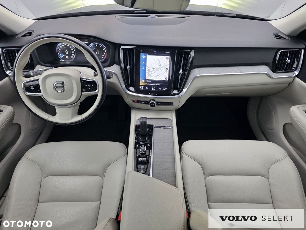 Volvo V60 Cross Country - 10
