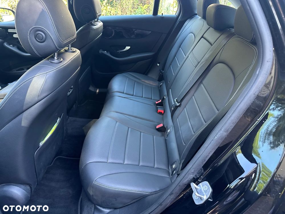 Mercedes-Benz GLC 250 4Matic 9G-TRONIC Exclusive - 12