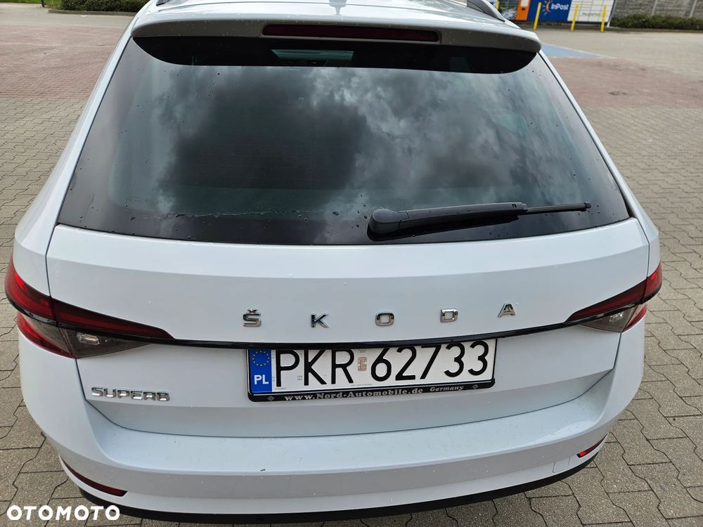 Skoda Superb 2.0 TDI Sportline DSG - 9