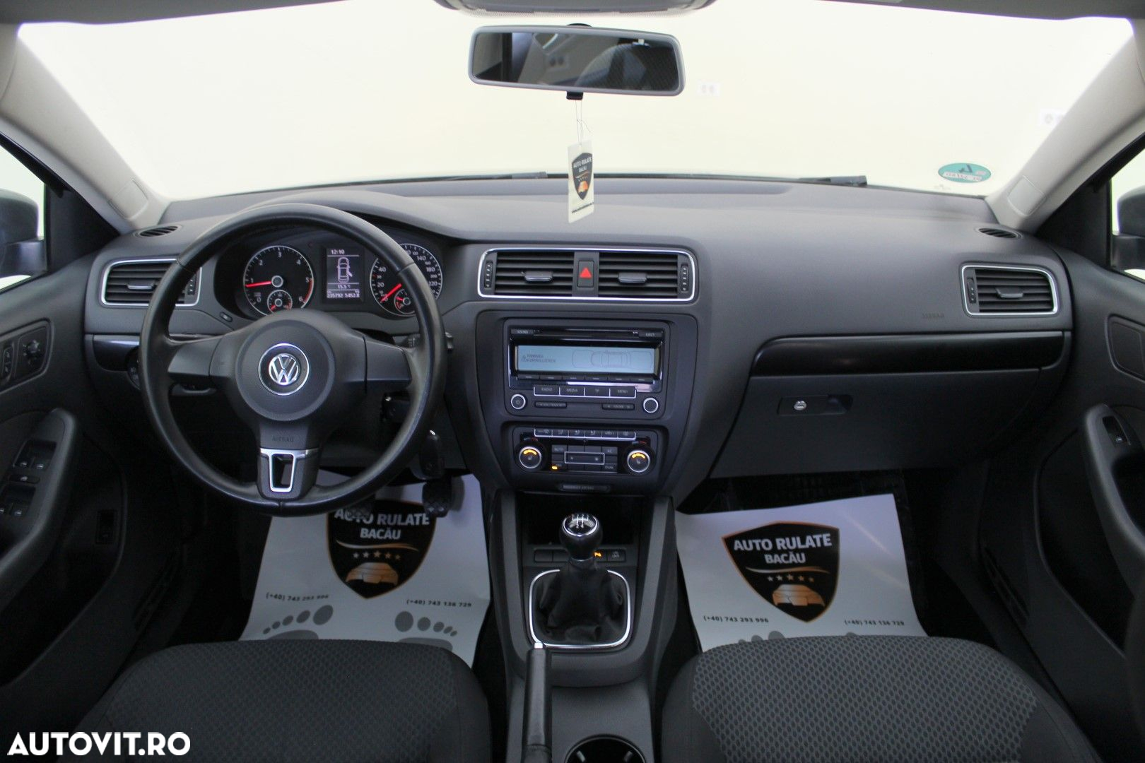 Volkswagen Jetta - 8