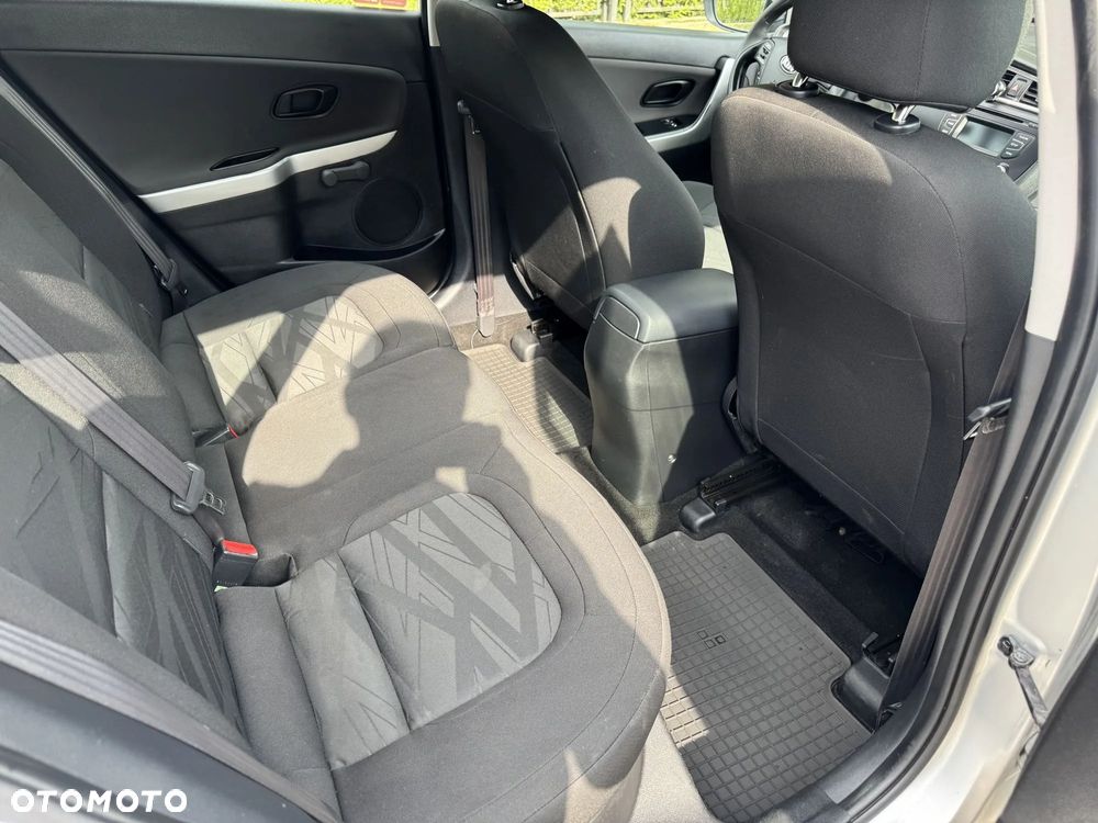 Kia Ceed 1.6 GDI M DCT - 11