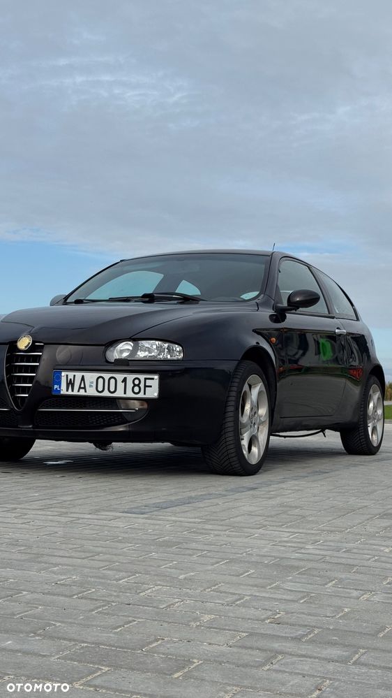 Alfa Romeo 147 2001 photo 2
