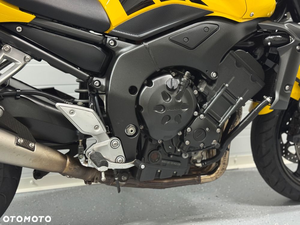Yamaha FZ - 8