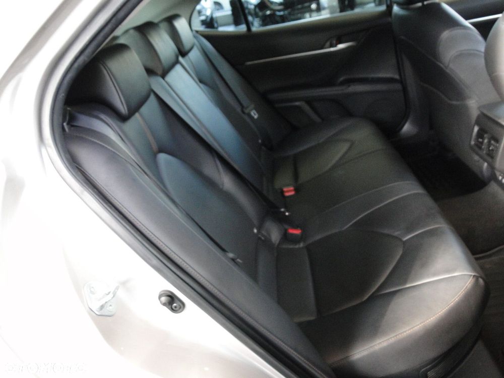 Toyota Camry - 13