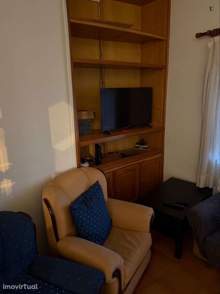 Quarto - localizado em Baguim do Monte Porto - Grande imagem: 3/7