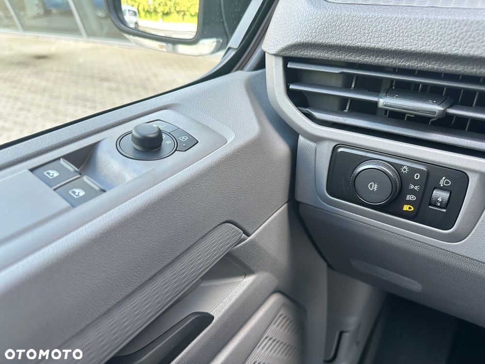Volkswagen Transporter Transporter Furgon silnik: 2,0 l TDI 150 KM / skrzynia biegów: 8-biegowa automatyczna rozstaw osi: 3500 mm - 16