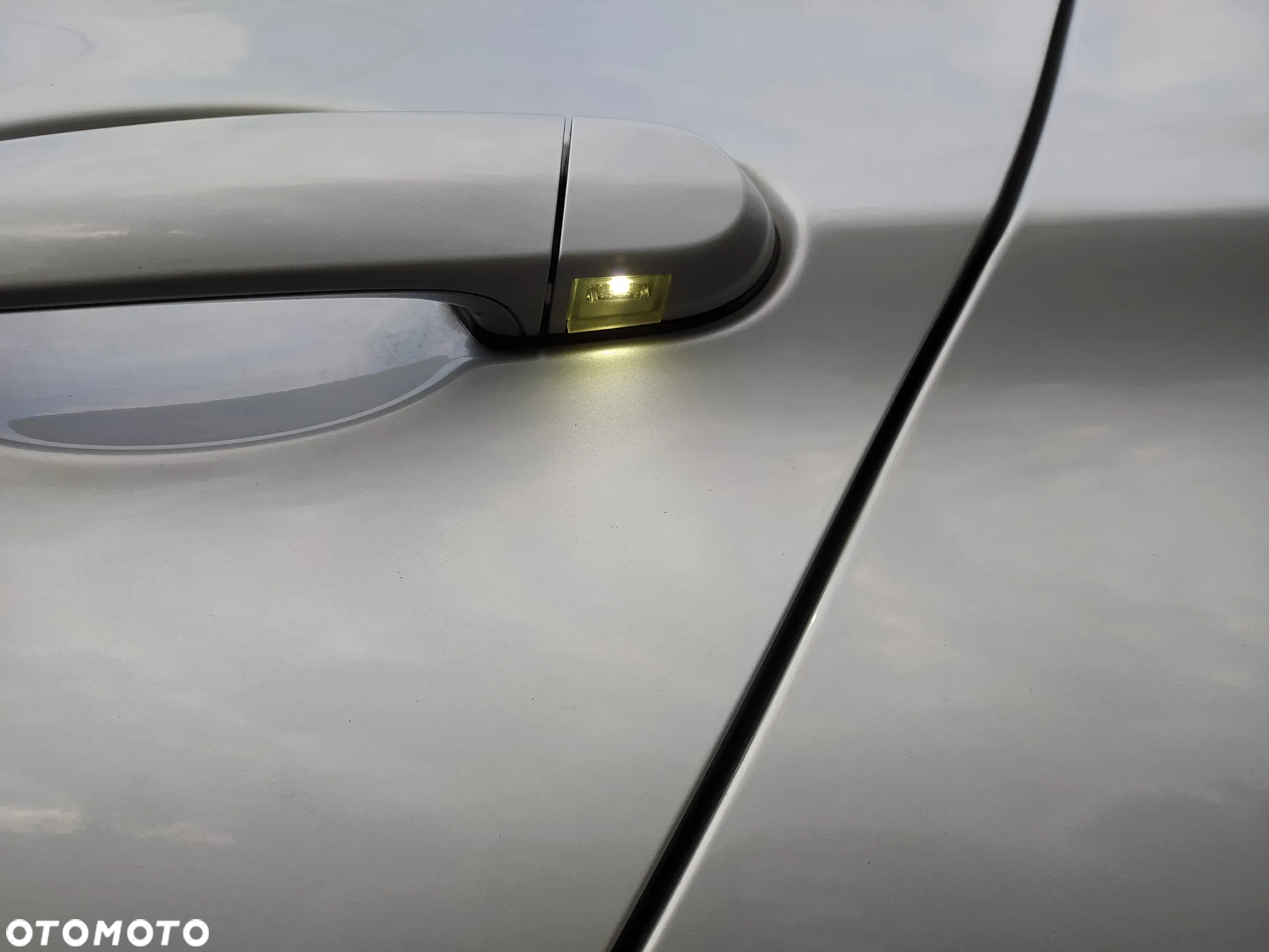 BMW Seria 3 320i - 17