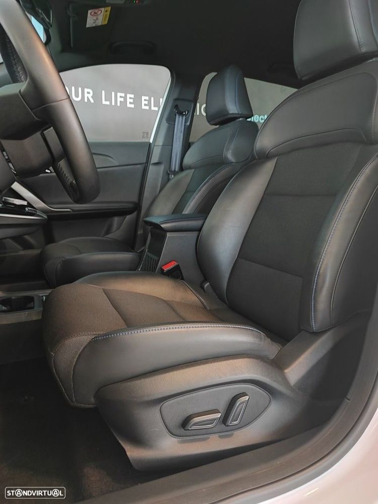 MG MG4 64 kWh Luxury - 6