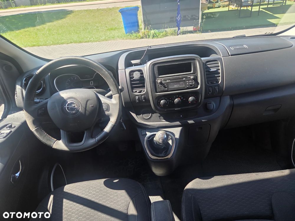 Opel Vivaro - 8