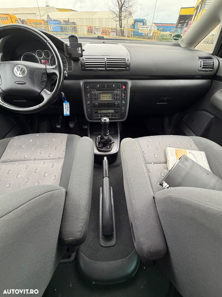 Volkswagen Sharan 2.0 TDI DPF BlueMotion Comfortline - 12