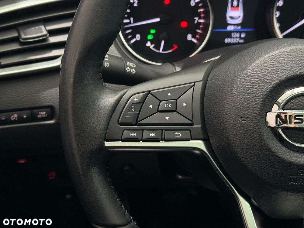Nissan Qashqai 1.3 DIG-T N-Connecta - 23
