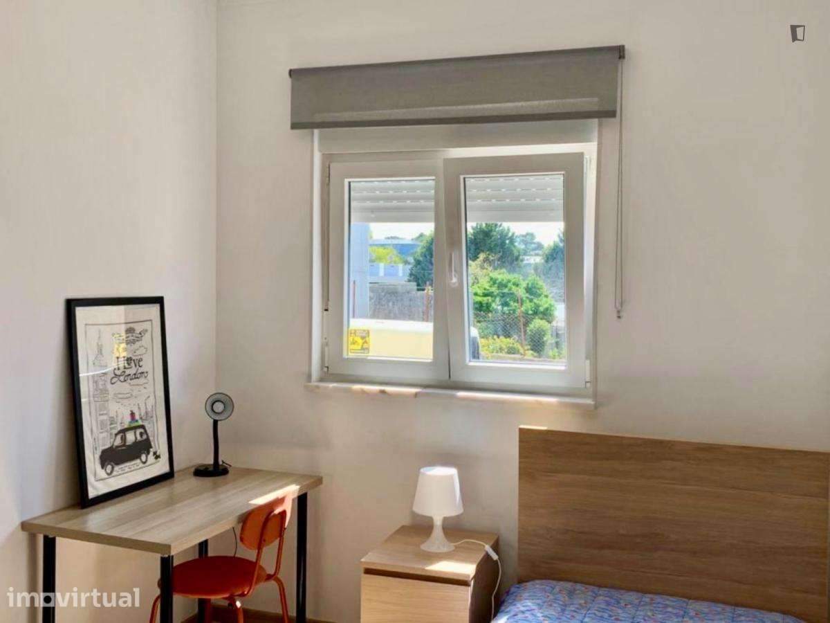 Quarto - localizado em Campanhã Porto - Grande imagem: 2/13