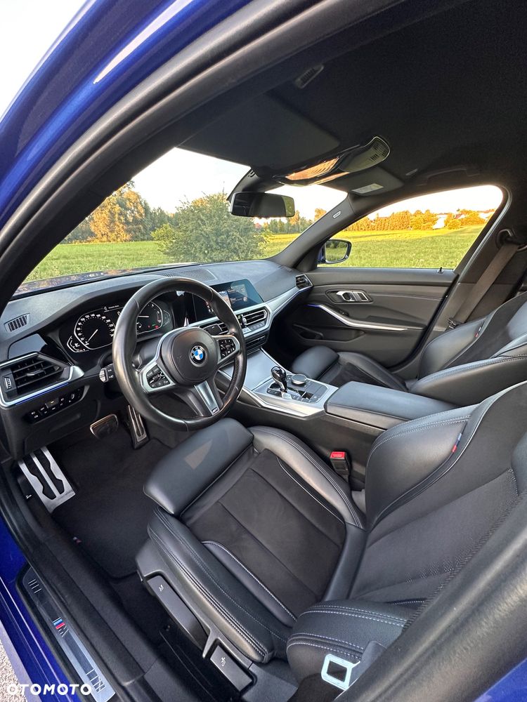 BMW Seria 3 318d M Sport - 13