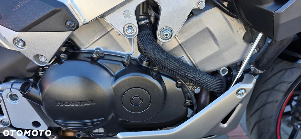 Honda VFR - 19