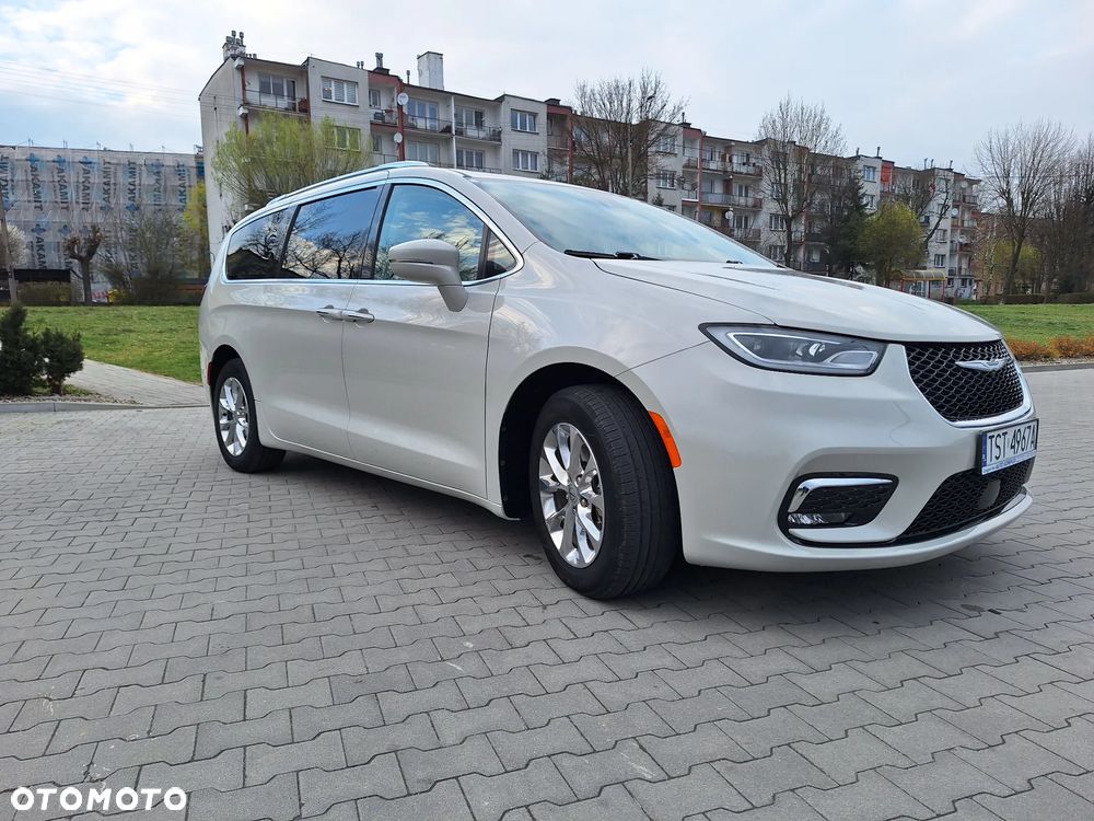 Chrysler Pacifica - 8