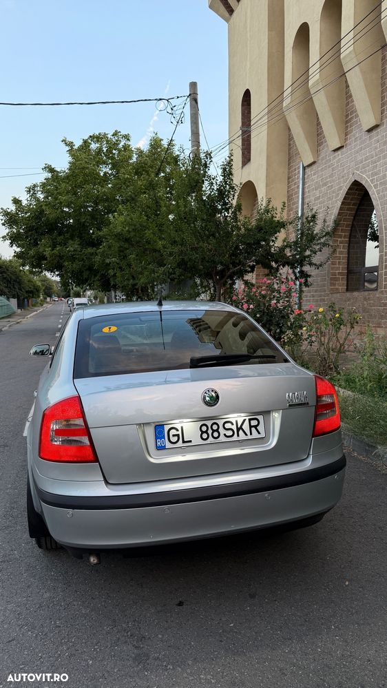 Skoda Octavia 1.6 MPI Ambiente - 11