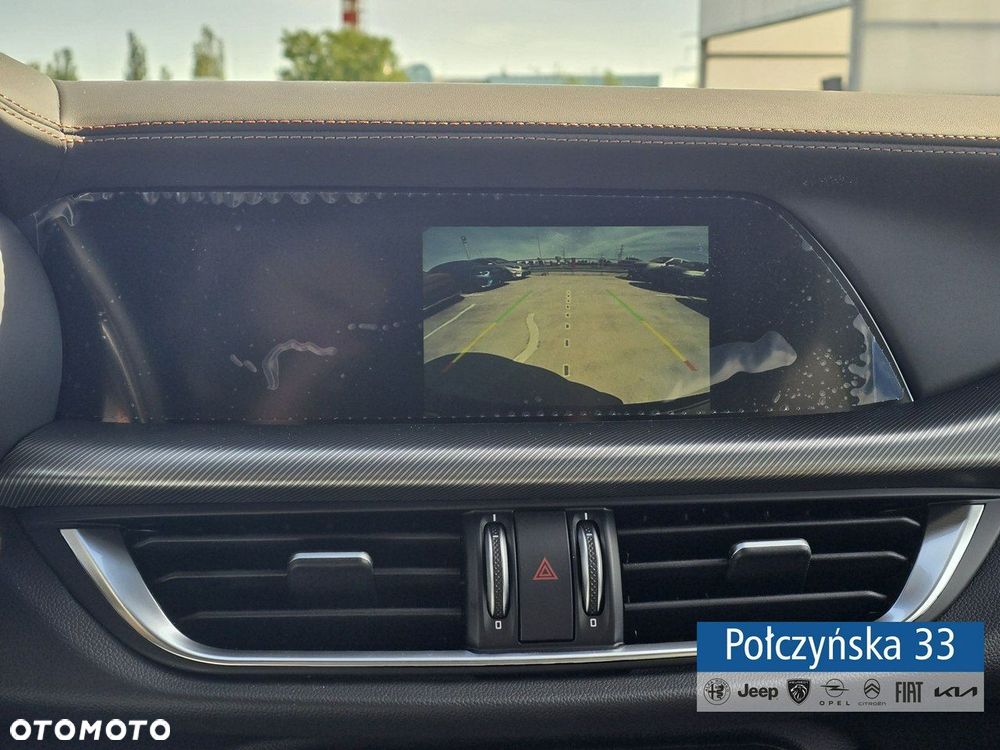 Alfa Romeo Stelvio - 24