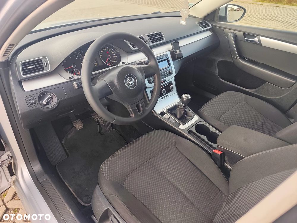Volkswagen Passat 1.6 TDI Comfortline - 7