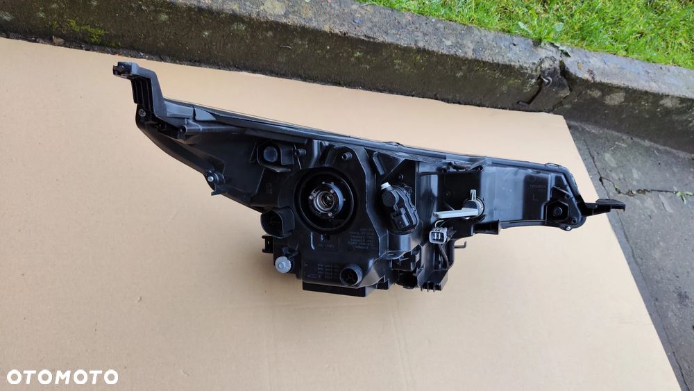 Avensis T27 II Lift 15-18 Lampa Przód Lewa Soczewka + DRL LED Europa - 6