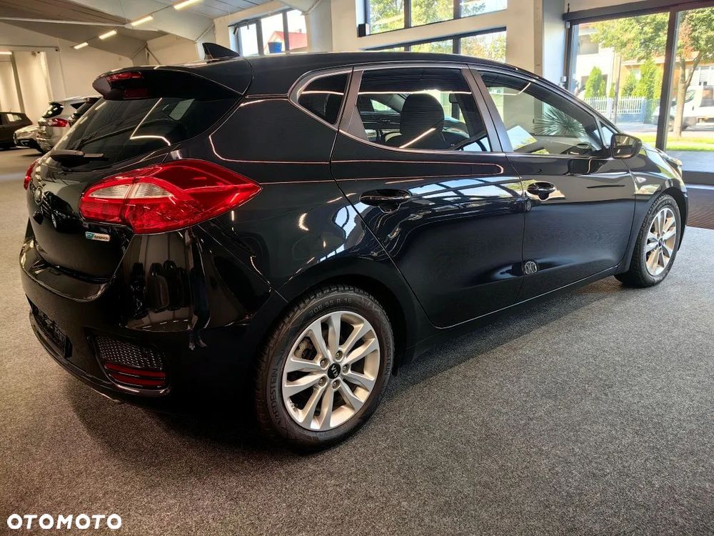 Kia Ceed Cee'd 1.6 GDI L Business Line - 4