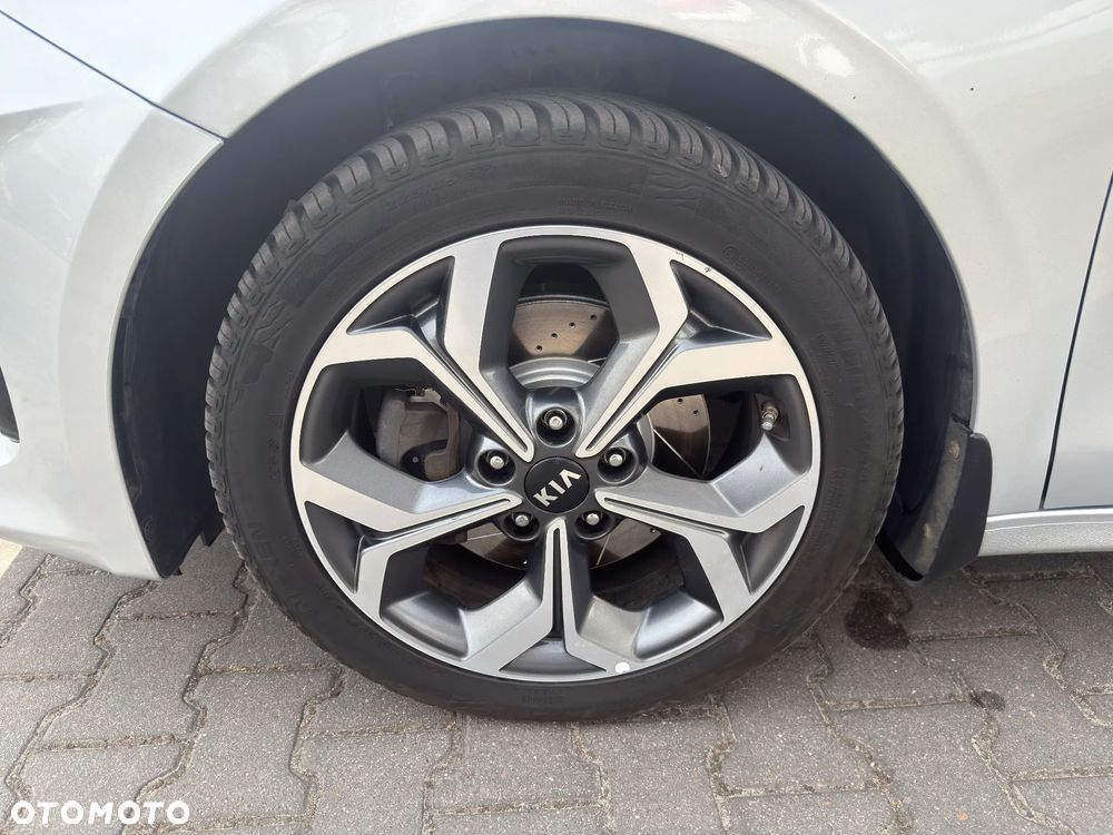 Kia Ceed 1.6 CRDi mHEV L Business Line DCT - 16