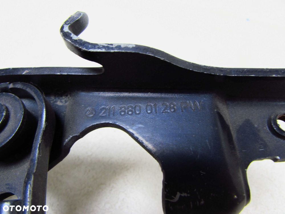 MERCEDES E KLASA W211 04-10 ZAWIAS MASKI PRAWY LEWY 2118800128 2118800428 - 6