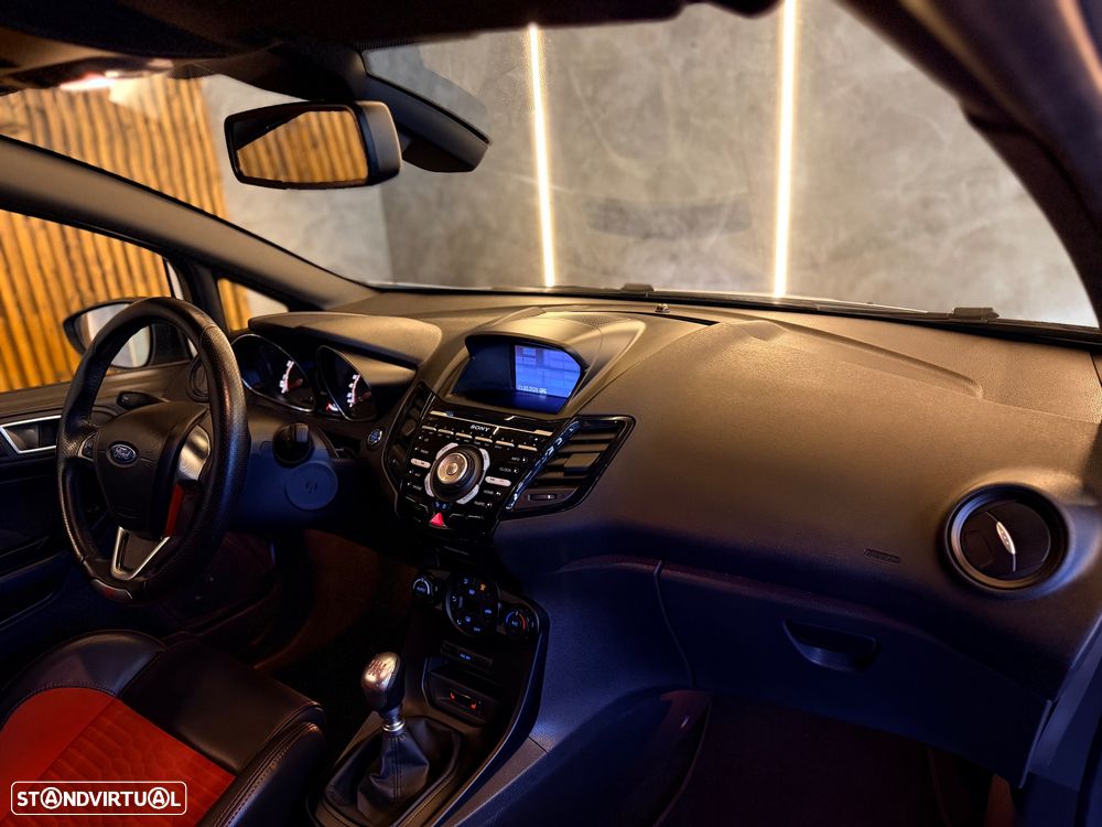 Ford Fiesta 1.6 EcoBoost c/ Pack Pele Desportiva ST - 23