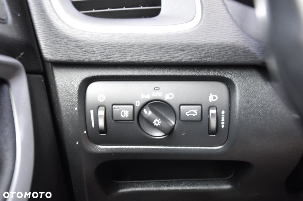 Volvo V40 D2 You - 18