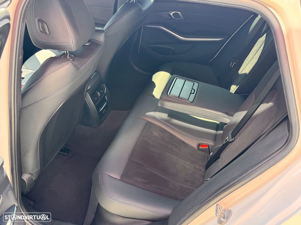 BMW 330 e Aut. M Sport - 30